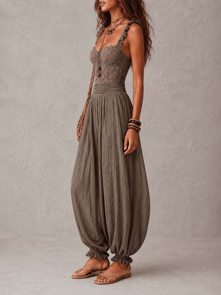 Conjunto Wanda: top bandeau de encaje gris con pantalones harem plisados