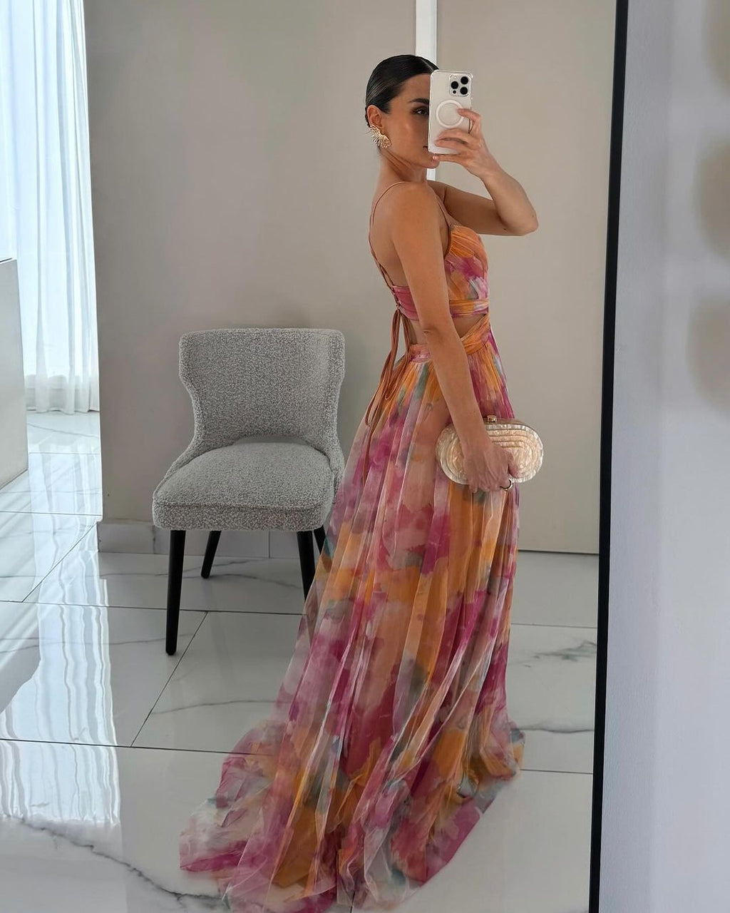 Vestido Largo Floral de Chiffon – Corte Favorecedor