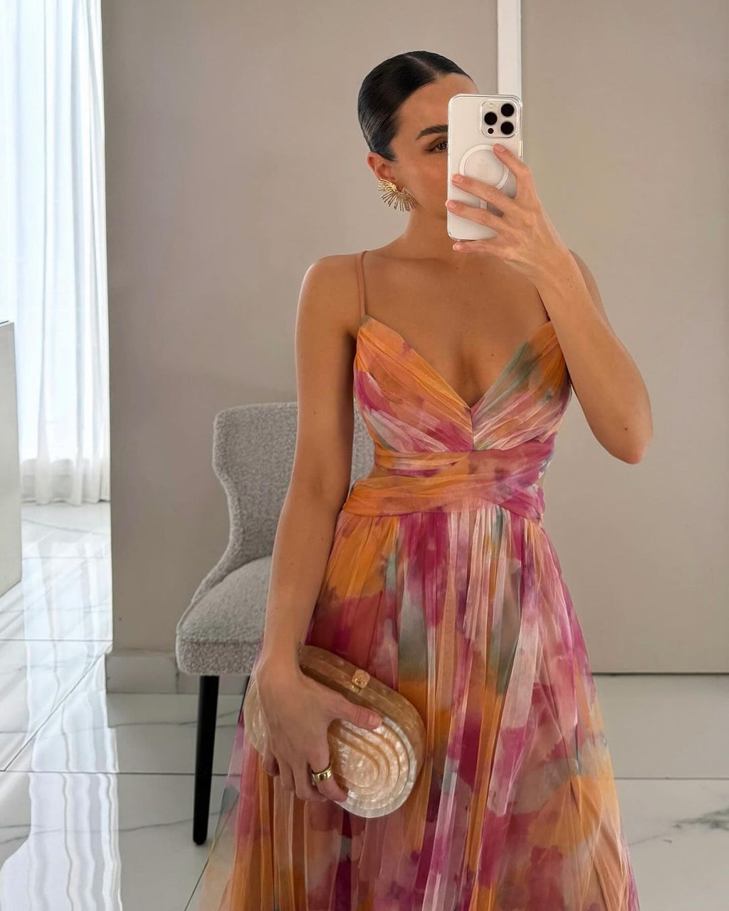 Vestido Largo Floral de Chiffon – Corte Favorecedor