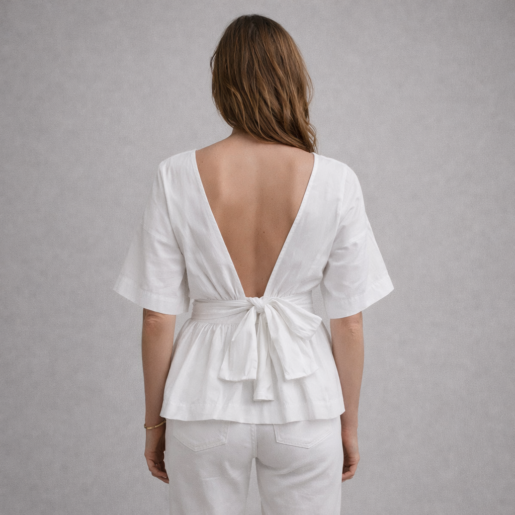 Blusa con lazo y espalda abierta