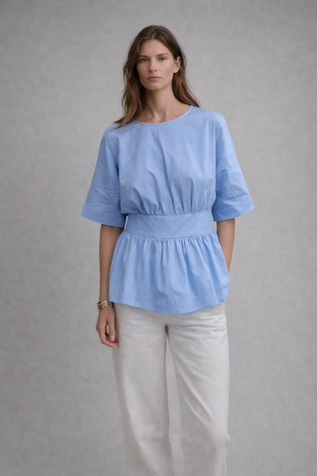 Blusa con lazo y espalda abierta