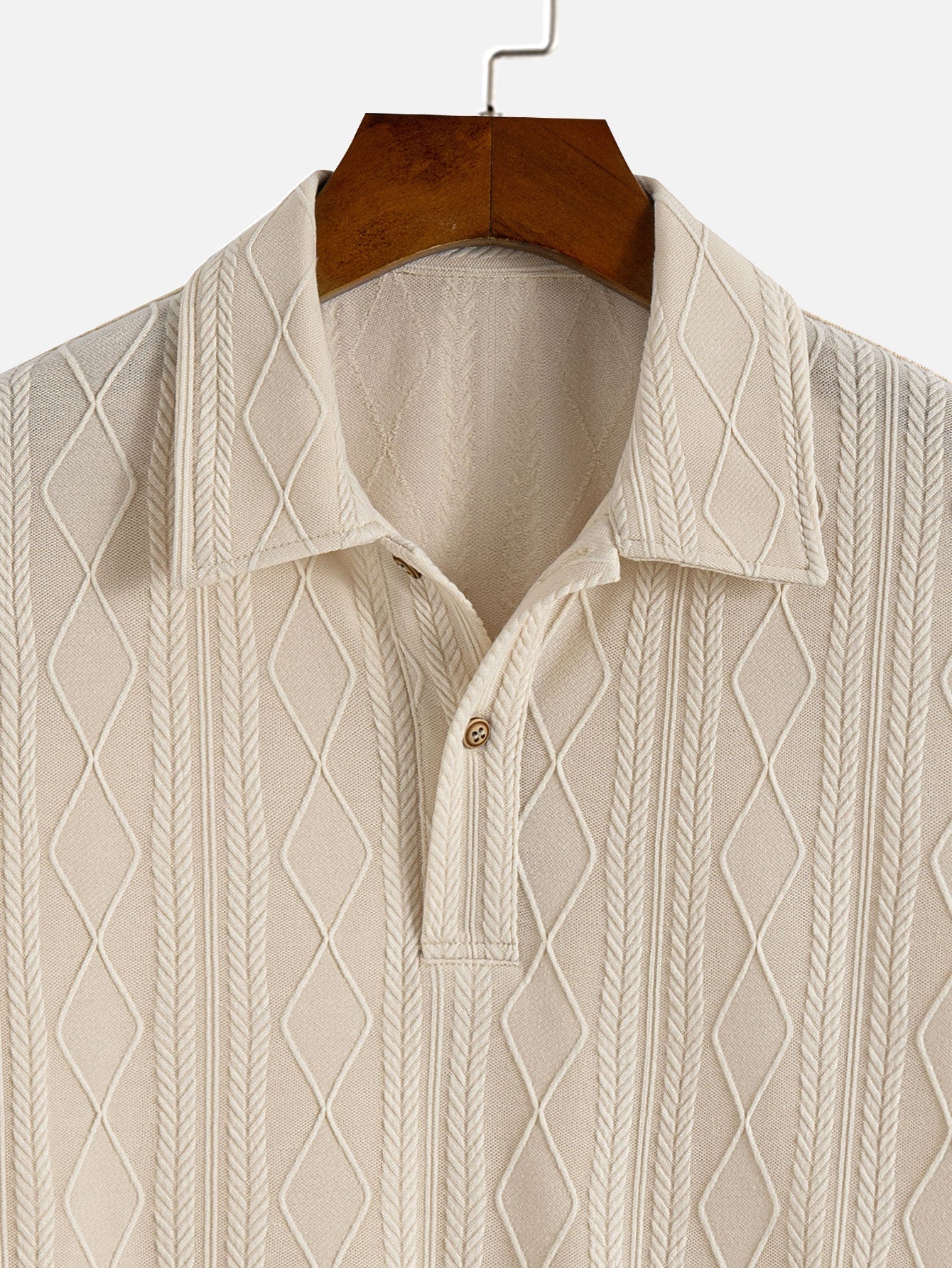 Conjunto Polo Jacquard Geométrico y Pantalón Recto