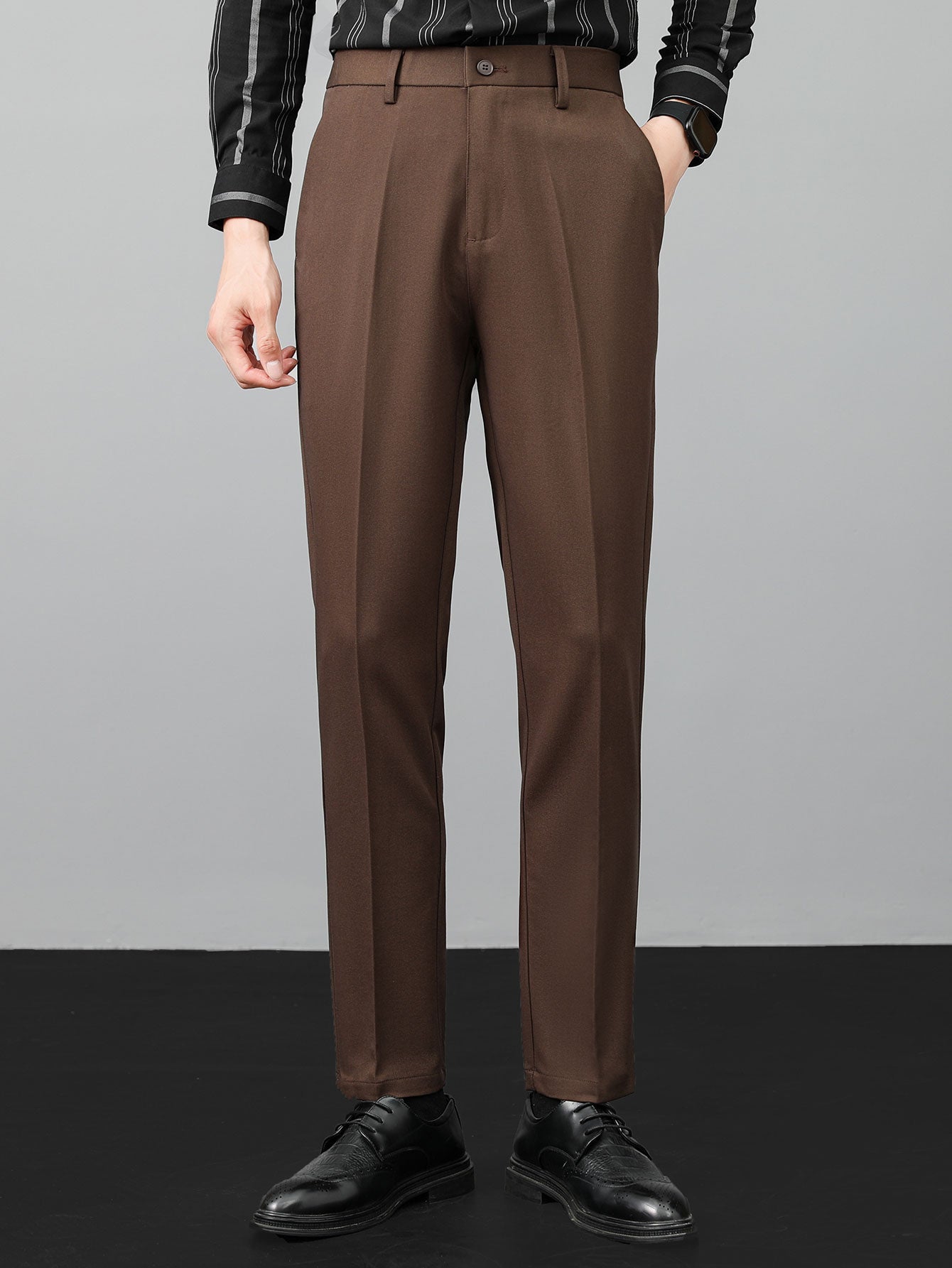 Conjunto Polo Jacquard Geométrico y Pantalón Entallado