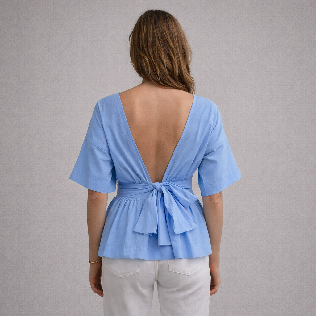Blusa con lazo y espalda abierta