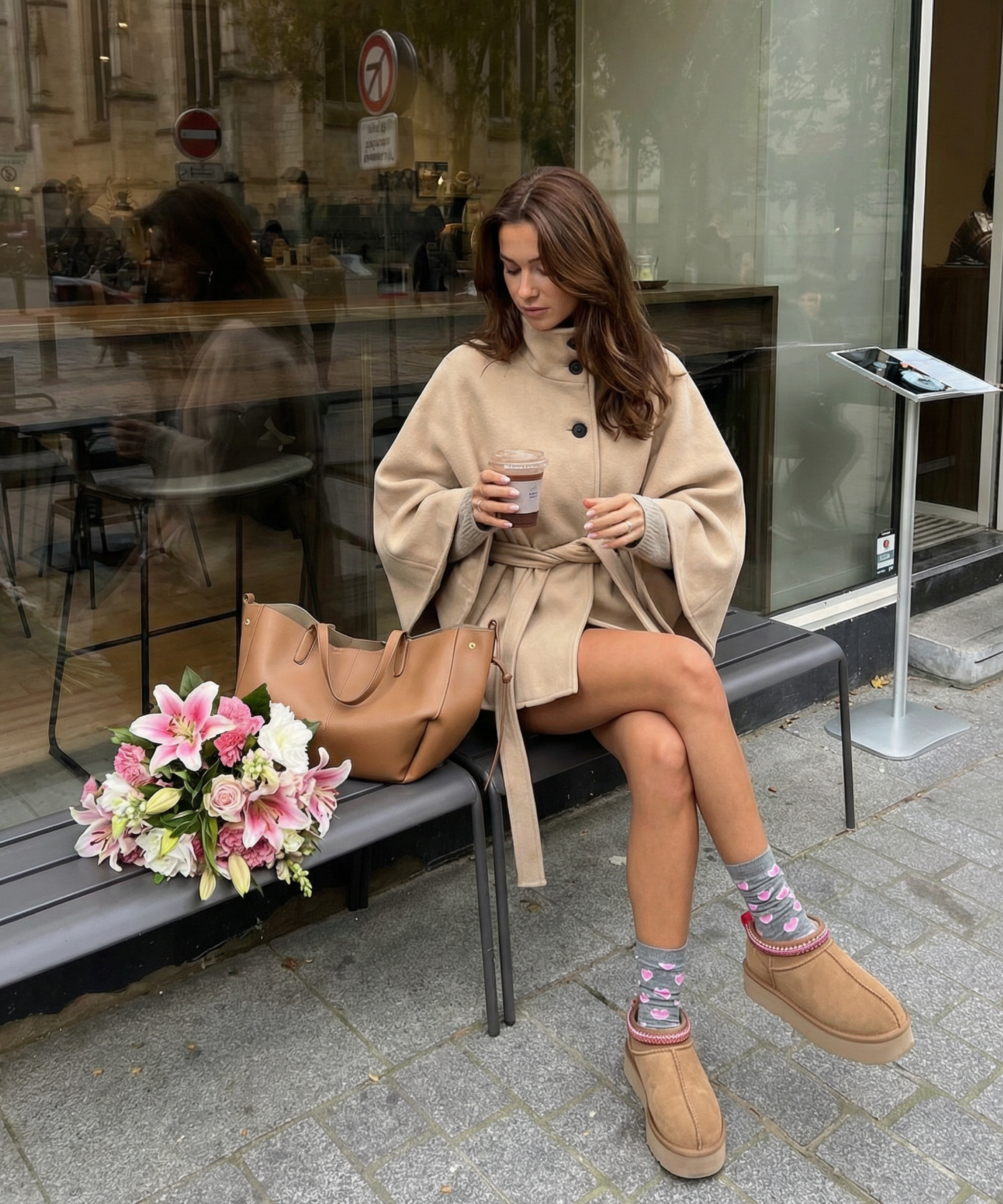 Poncho ligero tipo capa beige para primavera