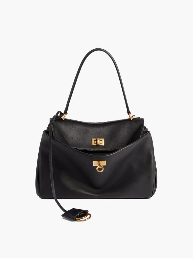 Bolso Estructurado Elegante con Detalle Metálico