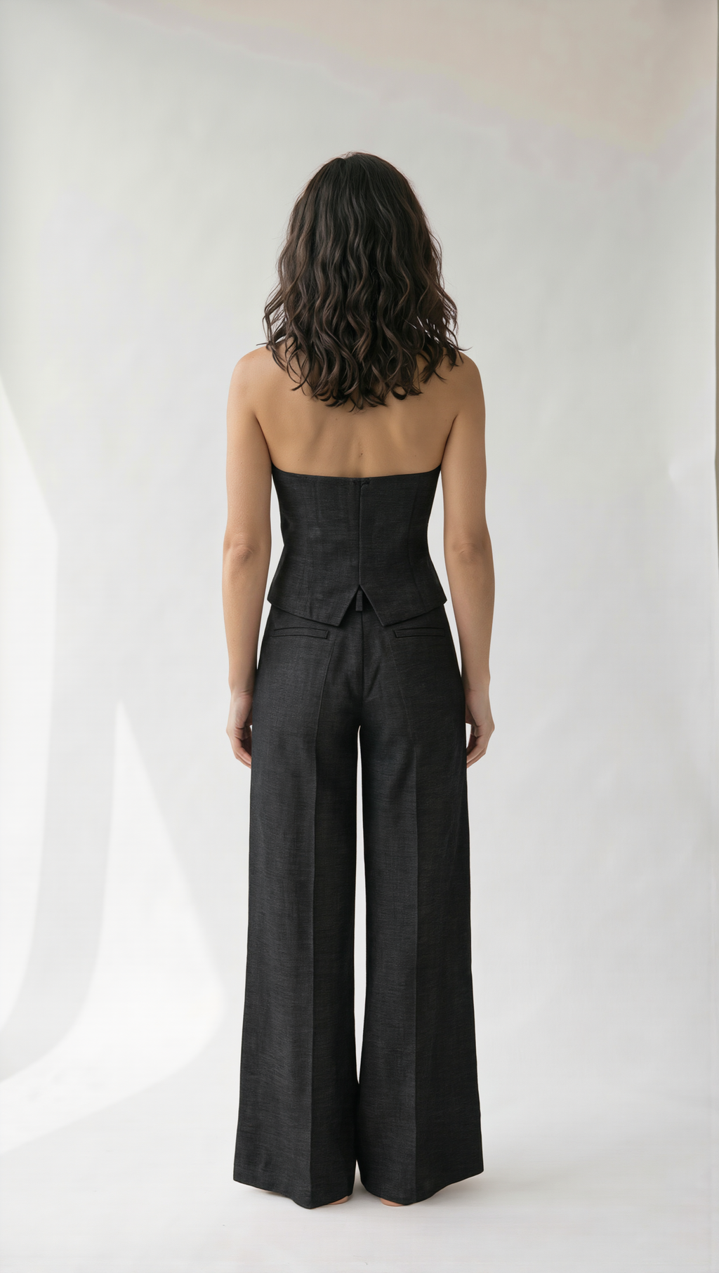 Conjunto Chaleco Halter y Pantalón Ancho.