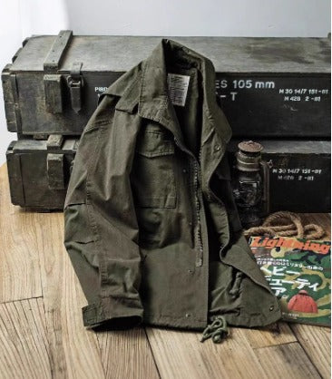 Chaqueta Militar Hombre Con Estilo y Corte Estructurado
