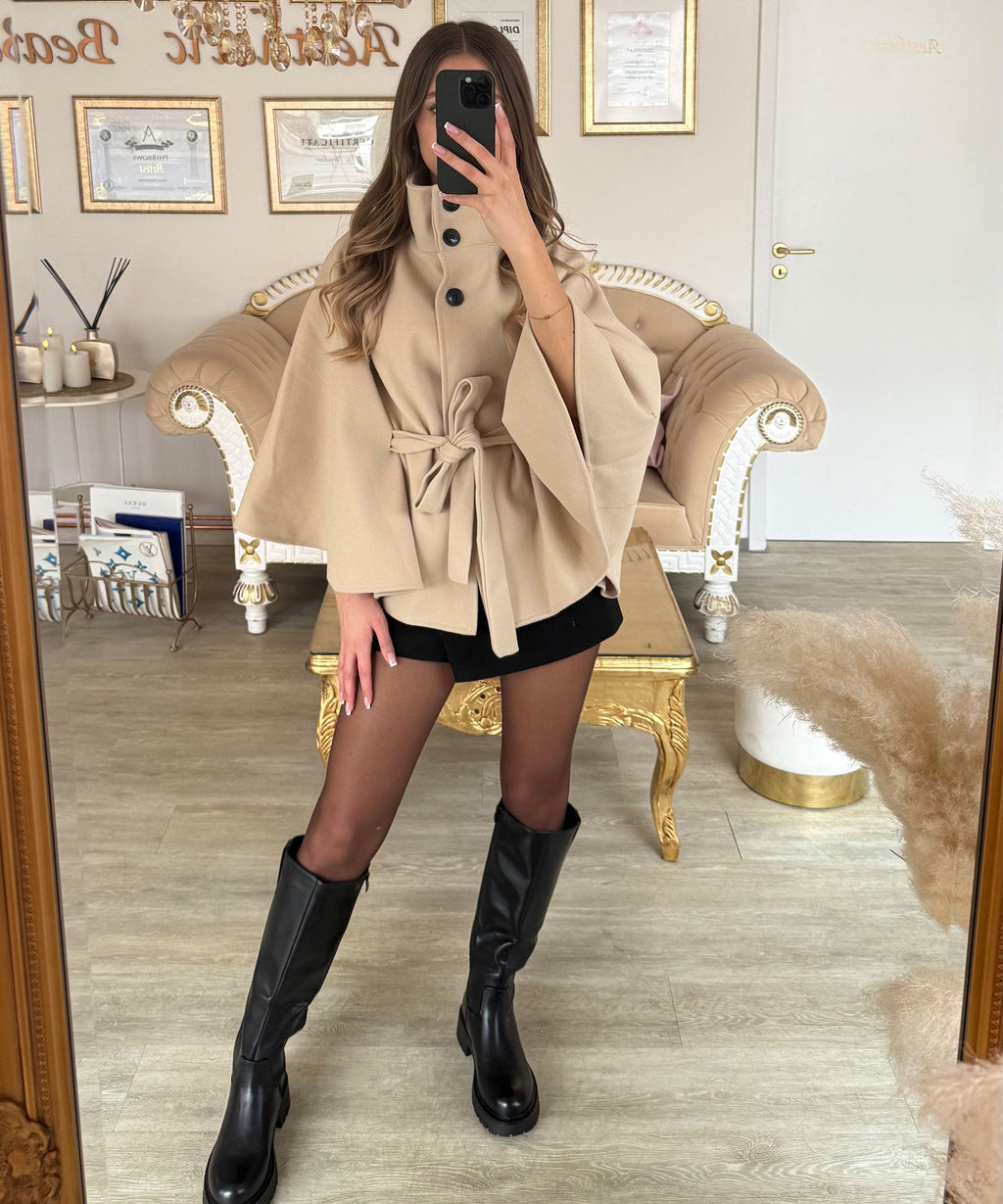 Poncho ligero tipo capa beige para primavera