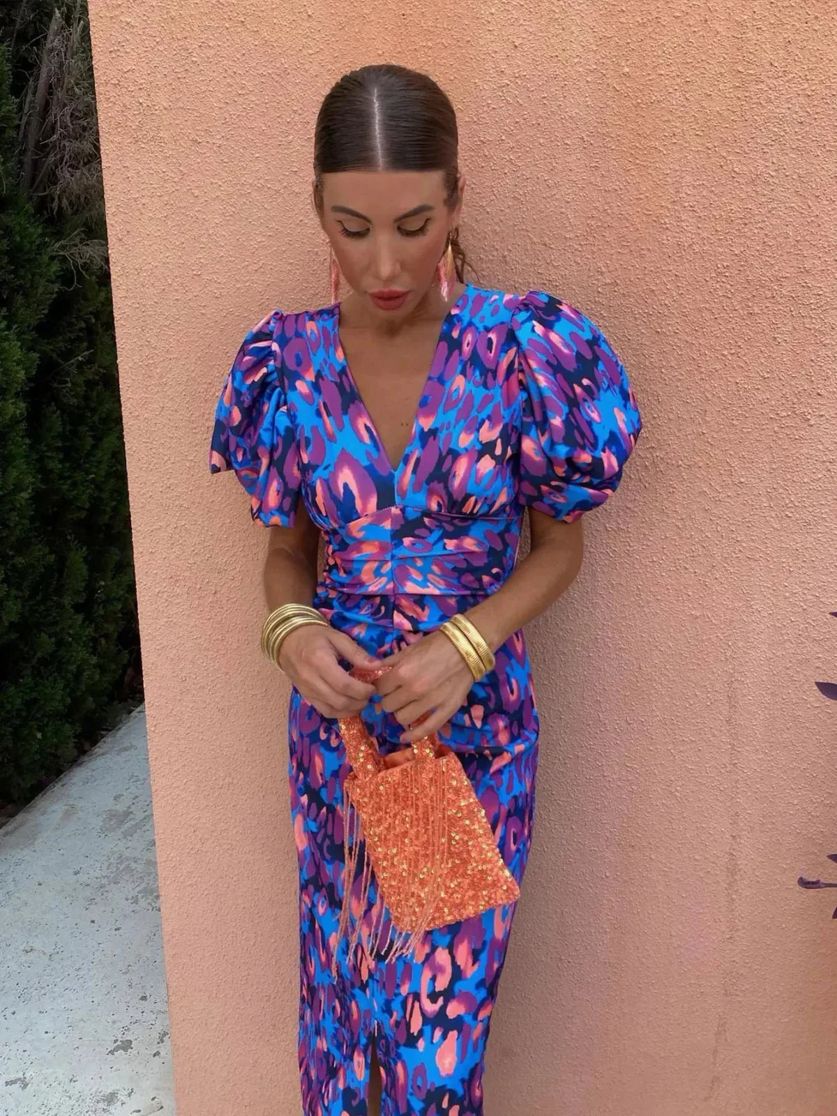 Vestido Colorido con Mangas Plisadas – Elegancia Cómoda